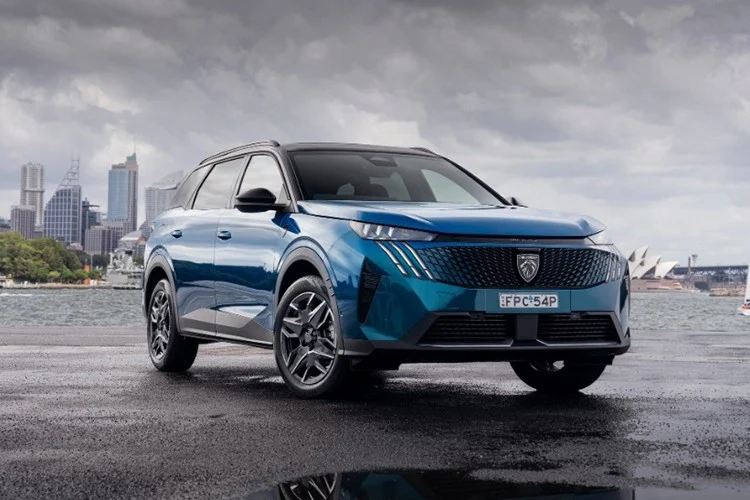 푸조 5008 스마트 하이브리드