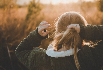 머리카락이 빠지는 꿈 담고 있는 의미 해몽 정리