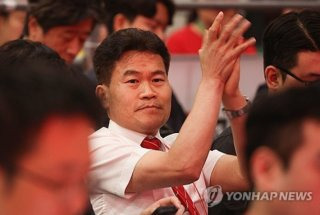 김근식 전한길 용팔이 비유