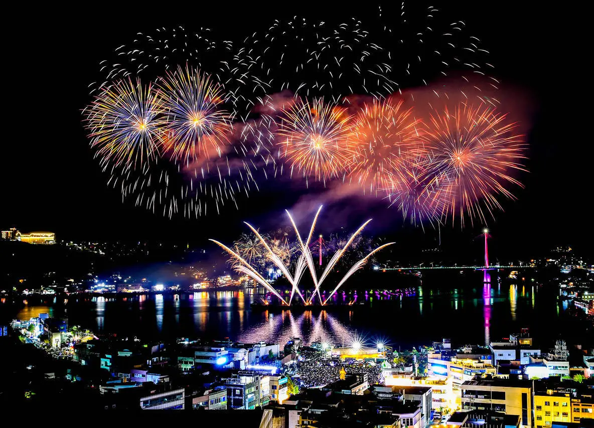 2025 여수밤바다 불꽃축제 일정 프로그램 명당 교통 주변 맛집 및 숙소 추천 
