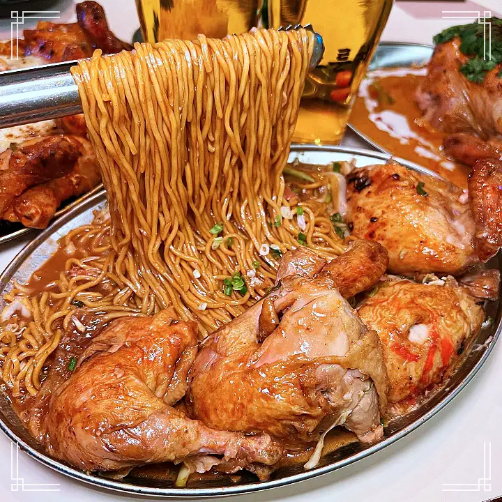 줄서는식당 49회 함은정 미국계 치즈케이크 태국계 푸팟퐁커리 한국계 불닭볶음면 일본계 야끼소바 광진구 군자 전기구이 통닭 맛집