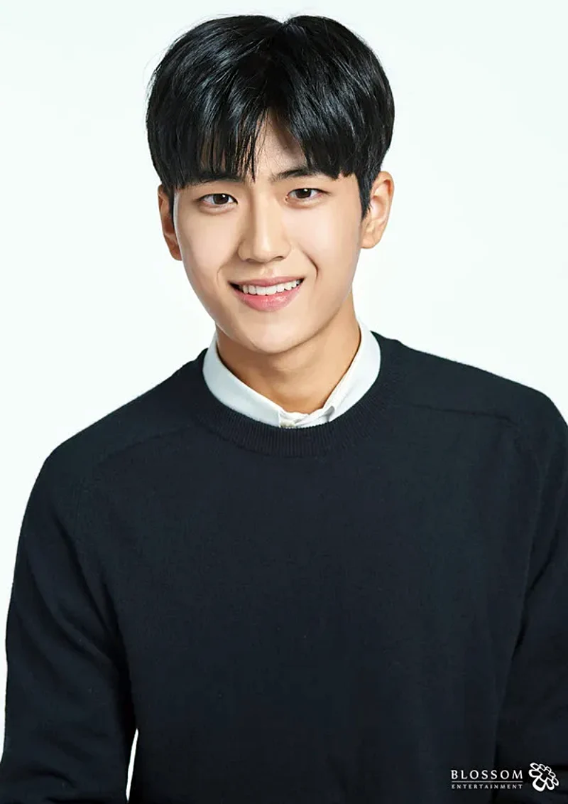 바니와 오빠들에서 동하 역을 맡은 김민철