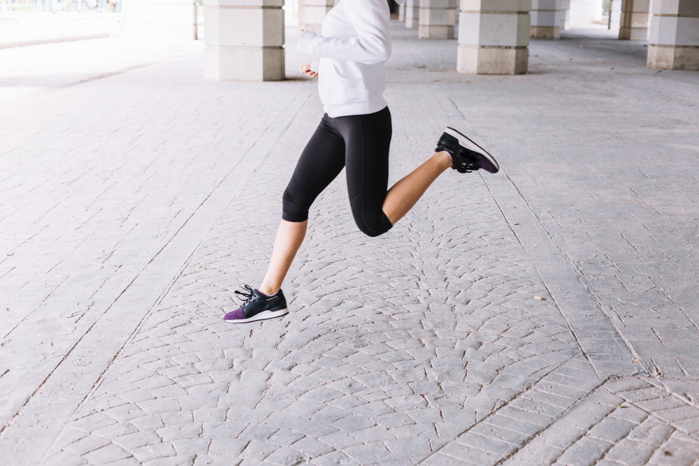 오른쪽 다리로만 뛰는 모습