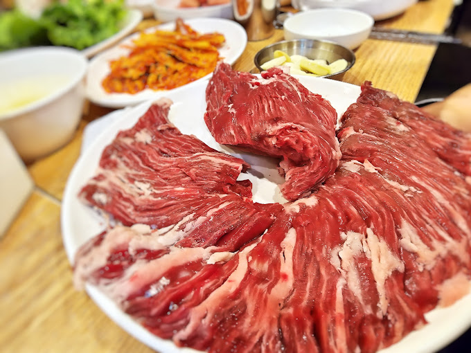 분당 야탑 한우집 '홍박사생고기'