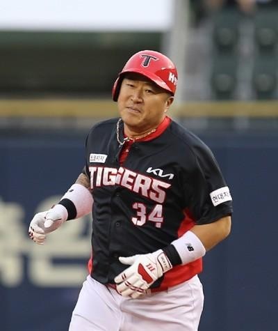 최형우 프로필 출신학교 제갈민 연봉