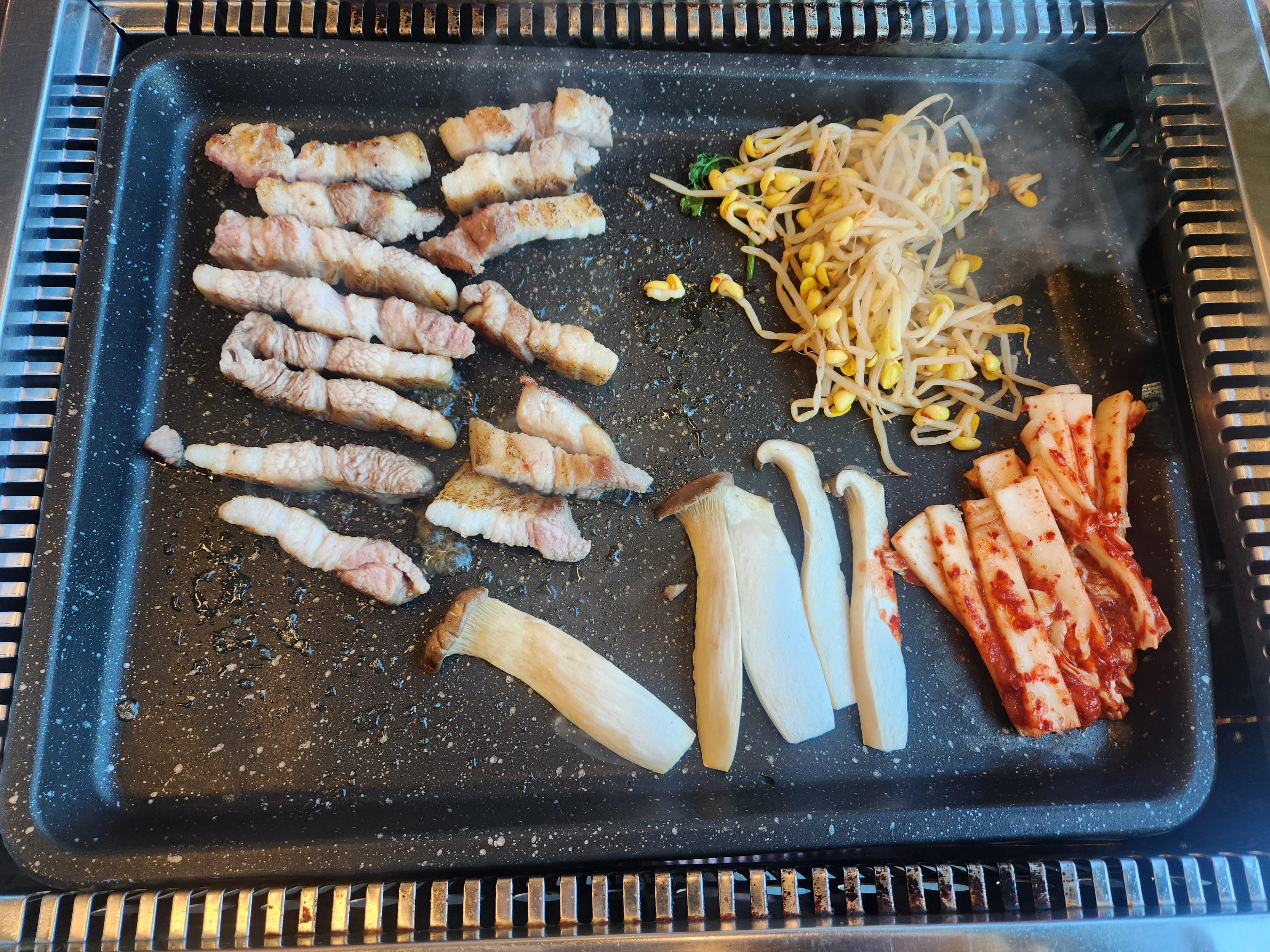 일삼육 고기집 암돼지