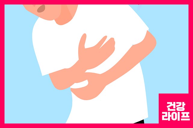 역류성 식도염이 있으면 가슴이 타는 듯하고 명치가 답답한 느낌이 들어요.