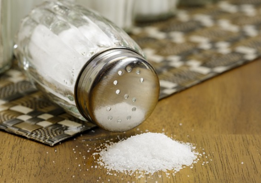 소금 섭취와 건강 – 나트륨 과다의 숨겨진 위험과 줄이는 방법