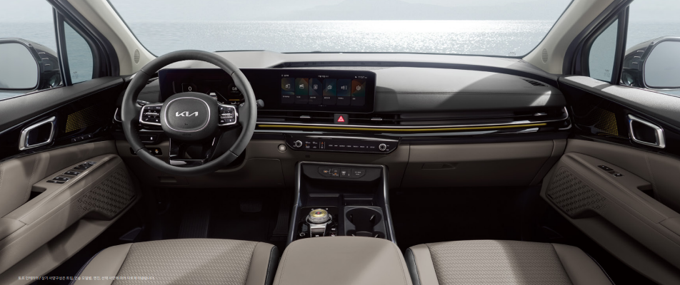 신형 카니발 실내 공간