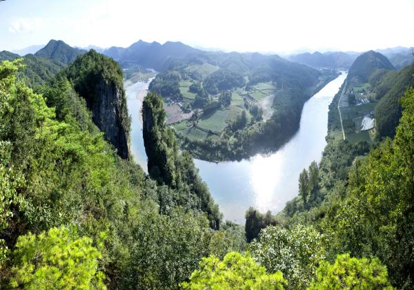 선돌, 절벽 위 바위 하나가 이렇게 멋있을 수 있다니!