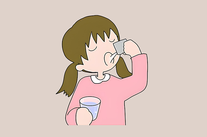 락토페린을-섭취하는-여성