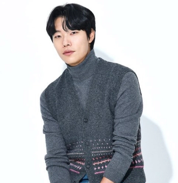 류준열 프로필 나이 고향 학력 인스타 사진전