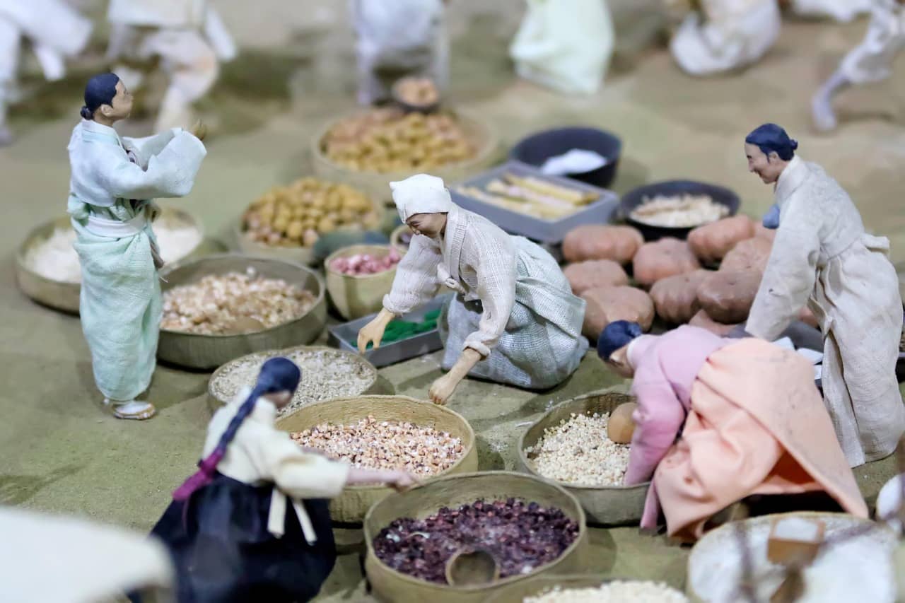 충청도의 전통 놀이 &ndash; 투박하지만 정겨운 놀이 문화