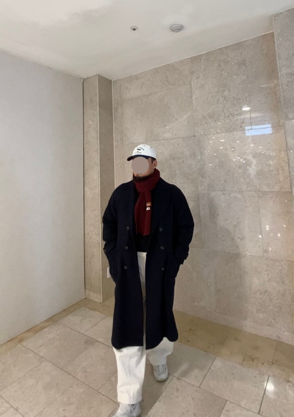 데일리룩('25. 11. 28.)조이스베케이션 투톤 볼캡 야구모자, 리끌로우 울터치머플러 목도리, 그레이휴 더블브레스티드 롱코트, 무신사스탠다드 벌룬팬츠, 뉴발란스 스니커즈 화이트