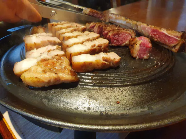 생생정보 대결 맛 대 맛 칼집 우대 갈비 vs 숯불 통삼겹살 음식점