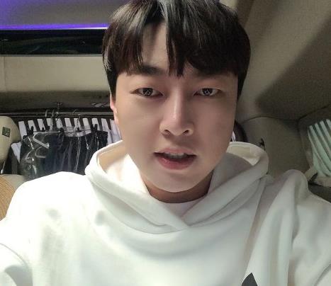 개그맨 이진호, 불법 도박 자진 고백과 예능 프로그램 하차