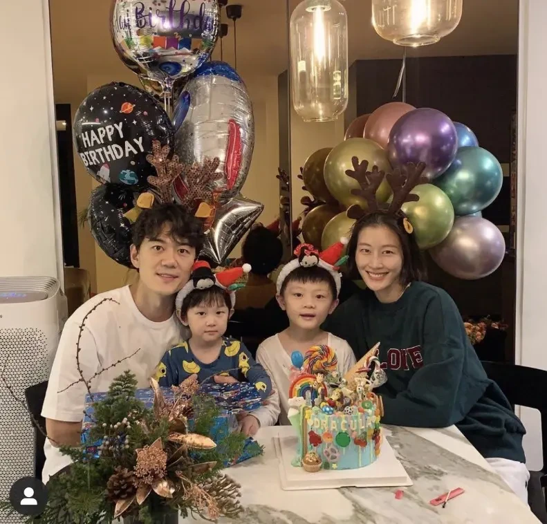 이현이 남편 홍성기