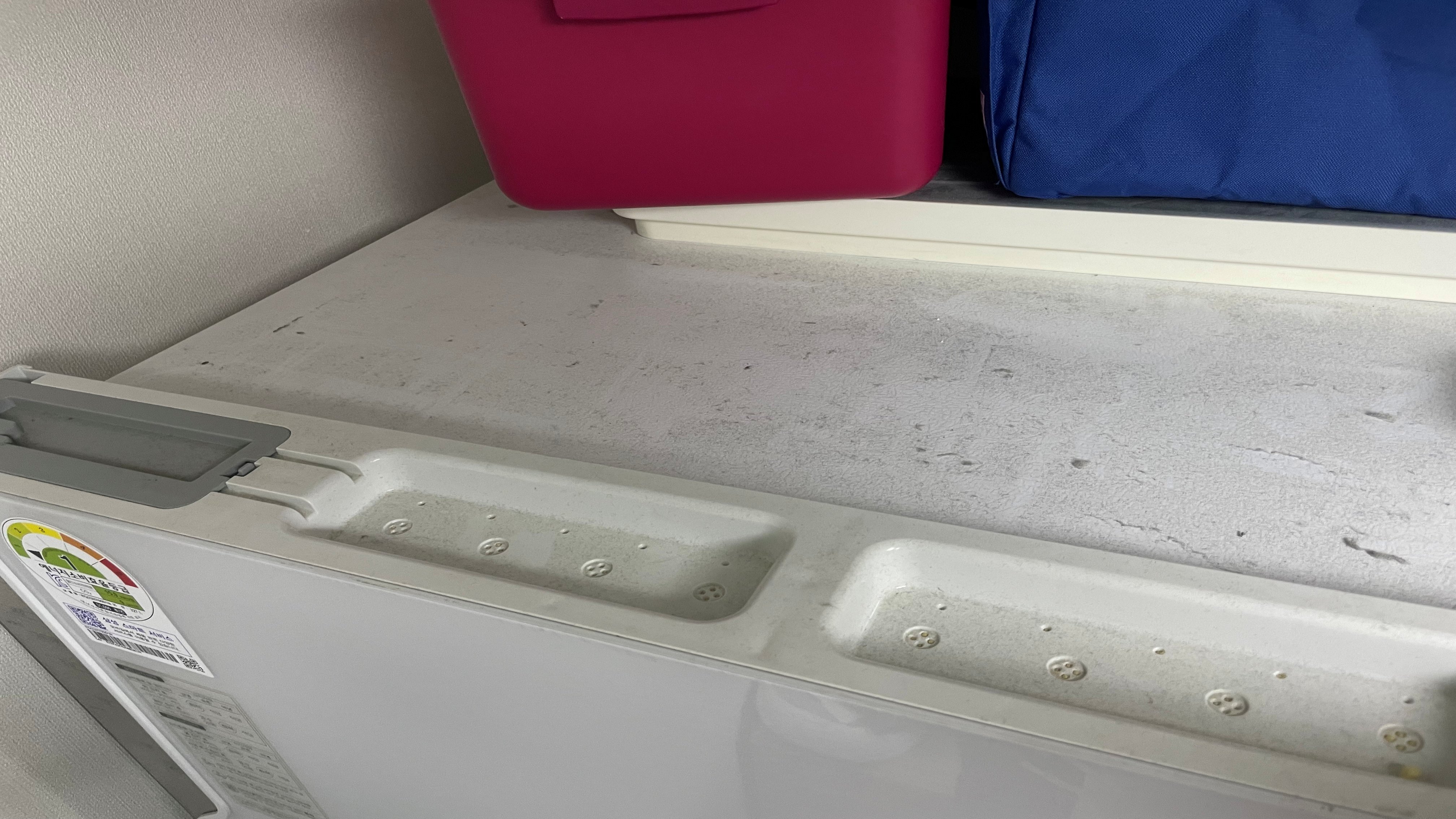 냉장고-상판-먼지