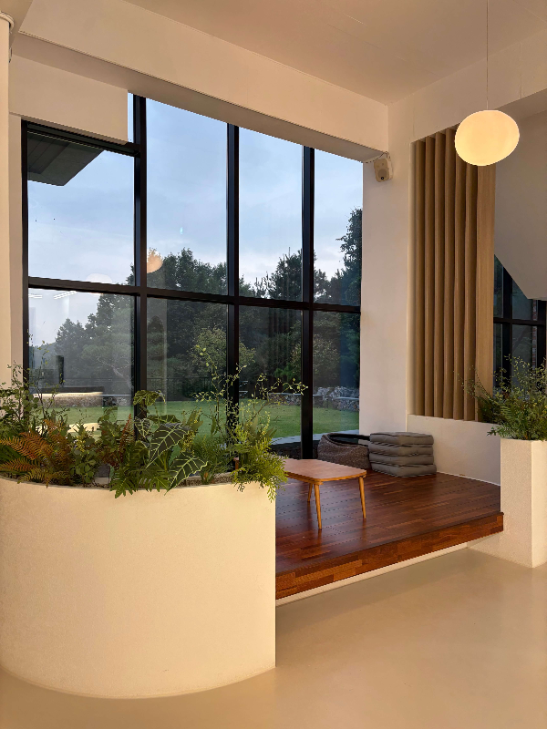 1층창가내부 출처 /직접촬영