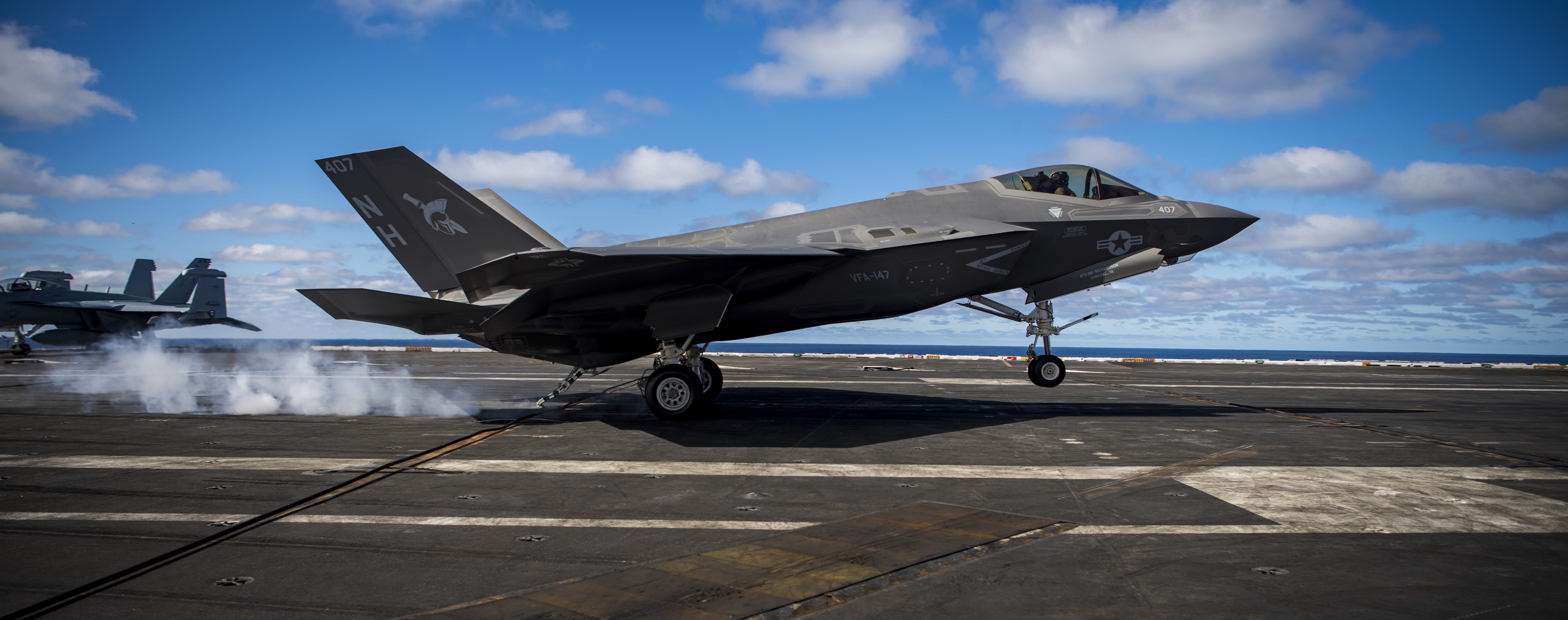 도널드 트럼프 2기 행정부 이후 한반도 전개된 미 해군 핵추진 항공모함 칼빈슨호(CVN-70) 분석