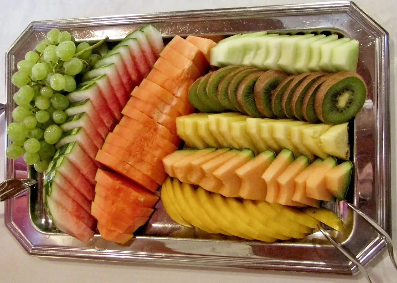 여름 과일 섭취 시 주의할 건강 정보: 당뇨, 신장, 알레르기 체질이라면 꼭 확인하세요