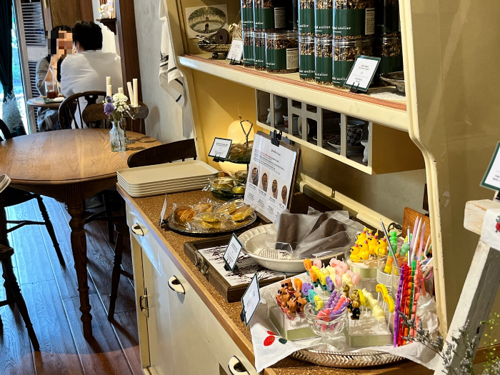 내부 모습 및 굿즈