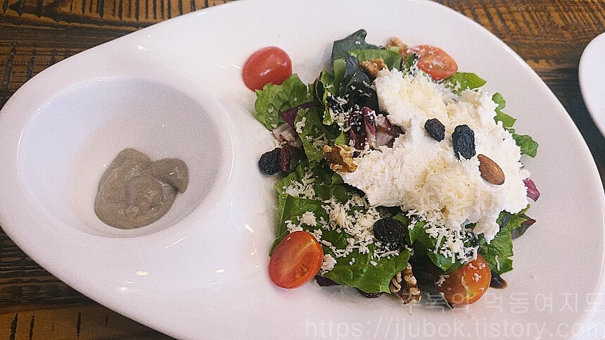 델리커리-리코타치즈-샐러드