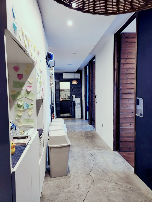 광안리숙소_제이스테이_복도