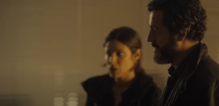 용의자를쫓고있는두사람