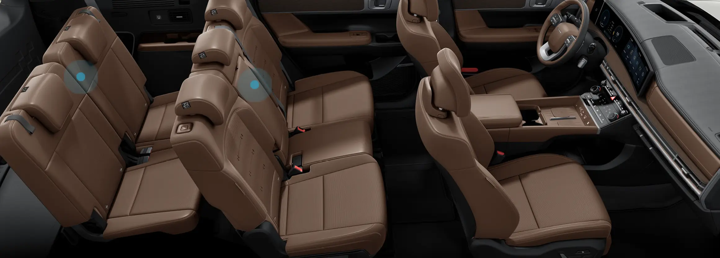 검은 색 전체 차량 실내 갈색 가죽시트가 덮힌 의자와 핸들