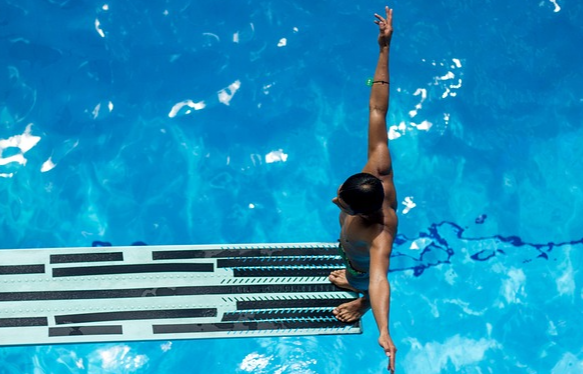 수영장 다이빙