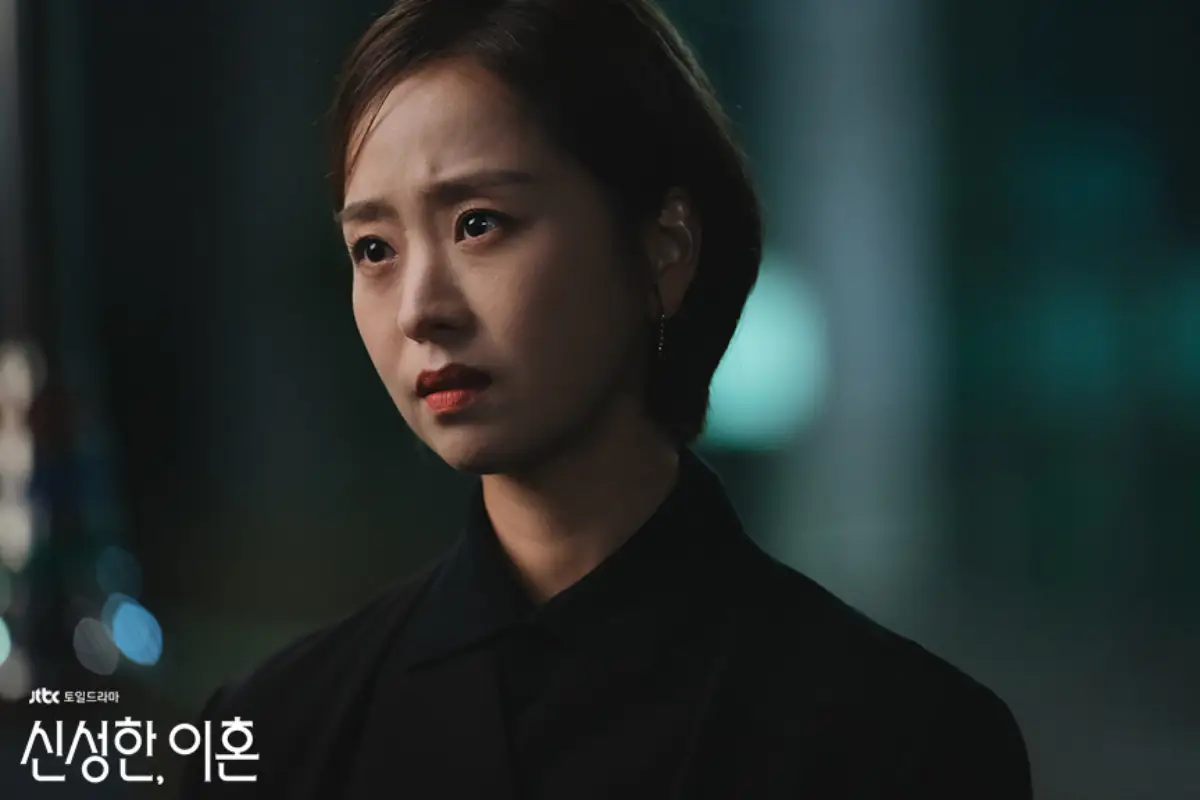 신성한이혼-인상쓰는-진영주