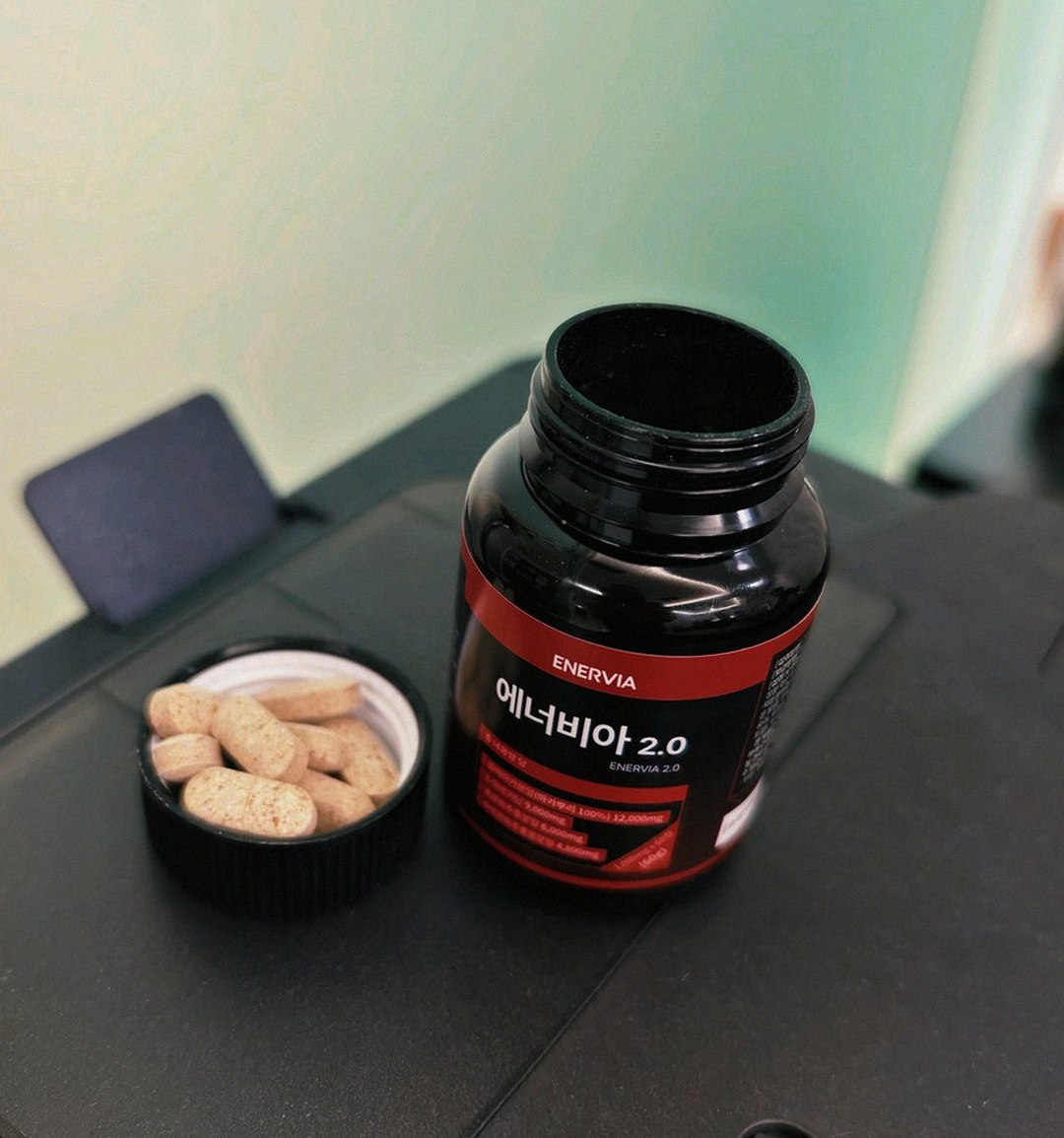 enervia 2.0 bottle on gym bag