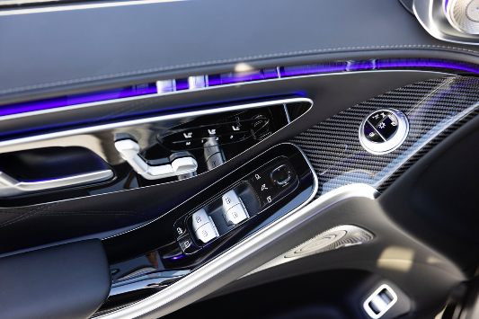 벤츠 AMG S클래스 E 퍼포먼스 내부디자인