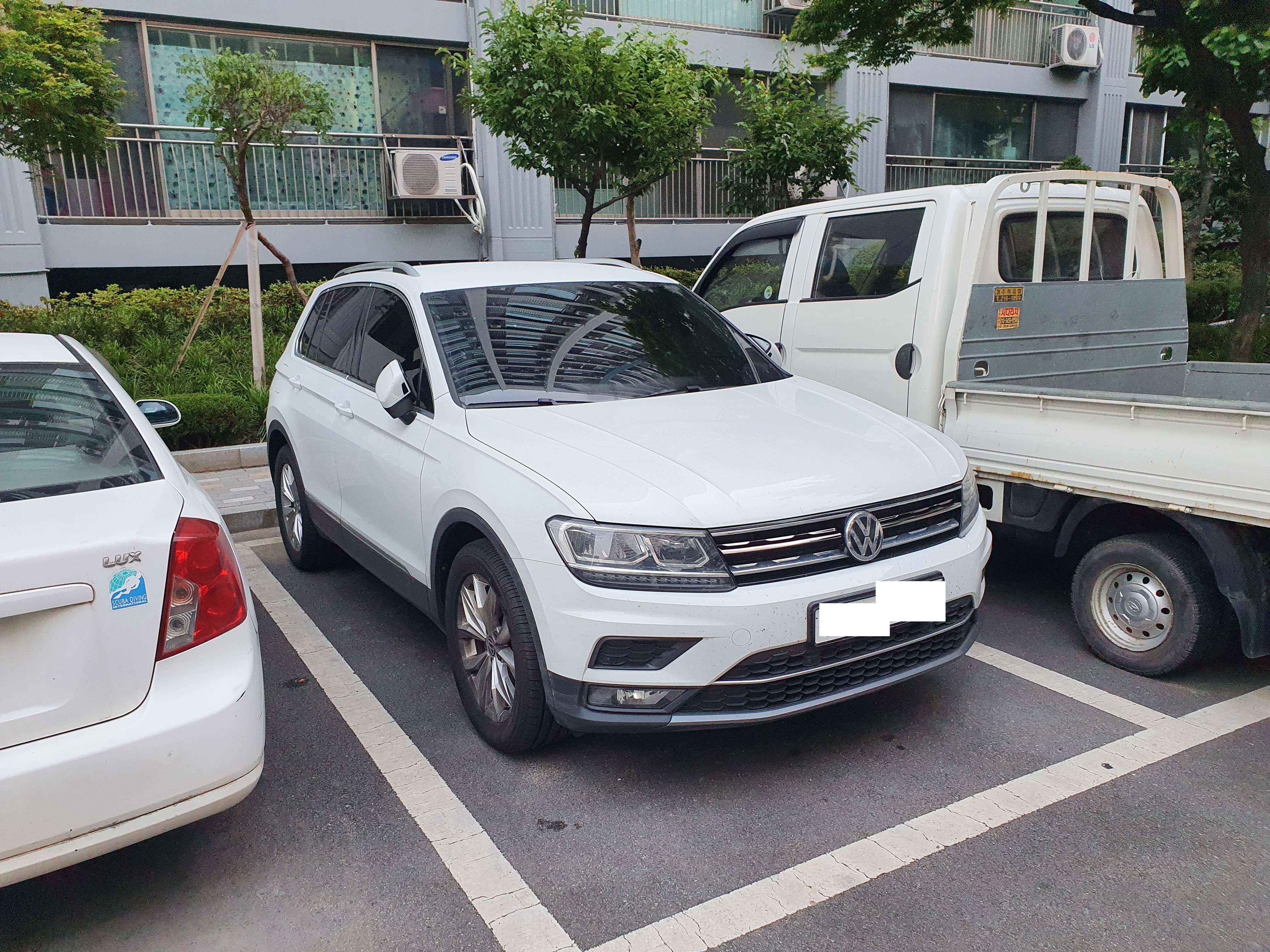  티구안 그릴 튜닝후 측면부 data-ke-mobilestyle=
