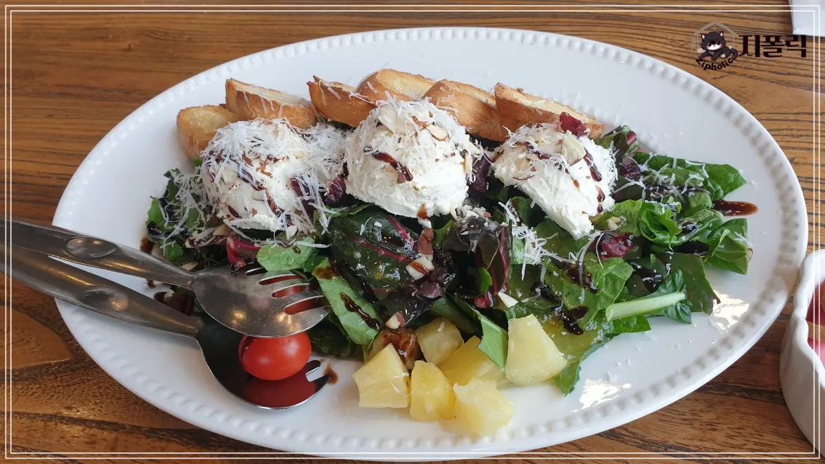 오창-브리키-리코타치즈샐러드