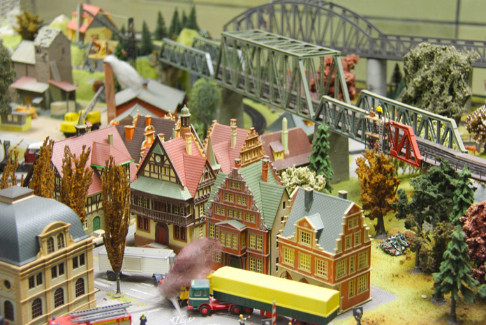 미니어처 만들기 : 집, 정원, 음식 등 미니어처 제작 과정과 창작 팁