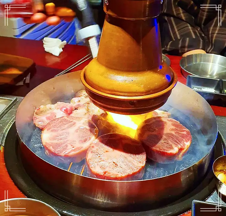 줄서는식당 송파구 잠실 이베리코 목살 토치불 바베큐 맛집 엄현경 송리단길 석촌호수 핫플 목차돌 베요타 하몽 청국장 된장찌개 권율 추천 50회 소개