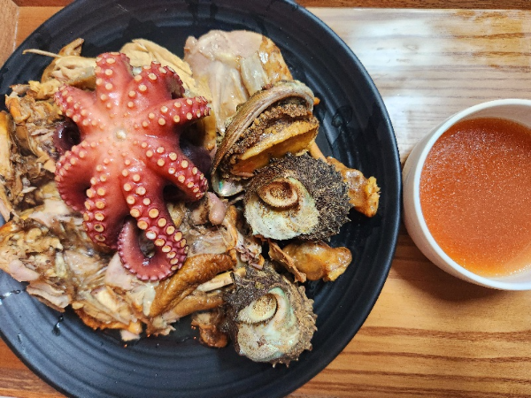 완성된 옻 해신탕