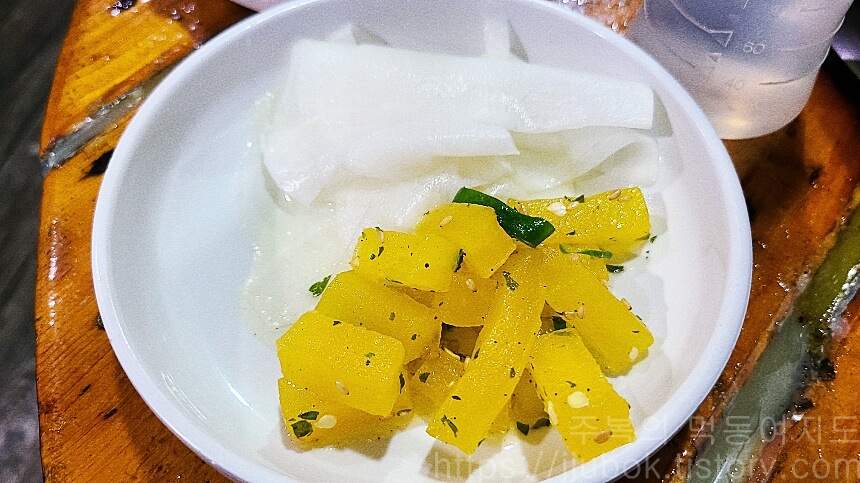 닭고집-숯불-닭갈비-밑반찬-2