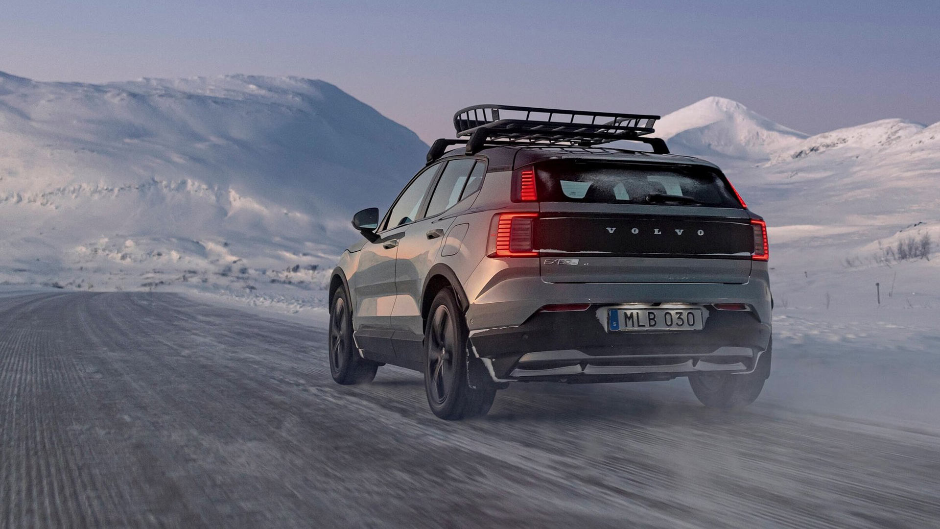 볼보 EX30 크로스 컨트리