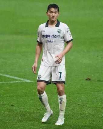 양현준 축구선수 셀틱 FC No 13 그의 프로필을 확인해봅시다_7