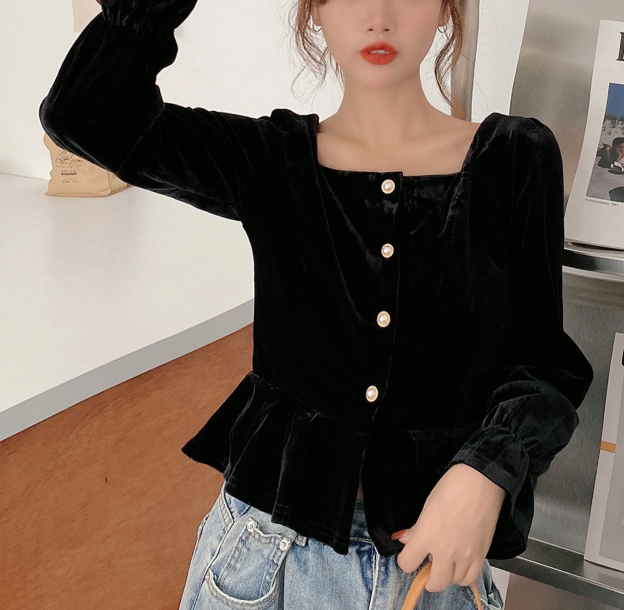 진주 페플럼 벨벳 블라우스 2col