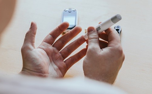 노인 당뇨병 특징 관리법 합병증 막는 식단 약 복용법