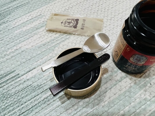 스푼 분리된 사진