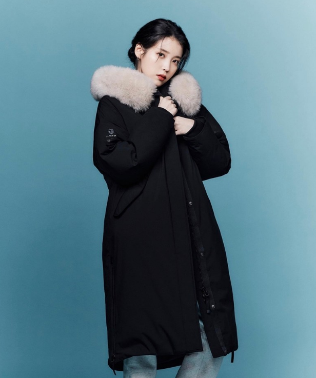 아이유 패딩-블랙야크