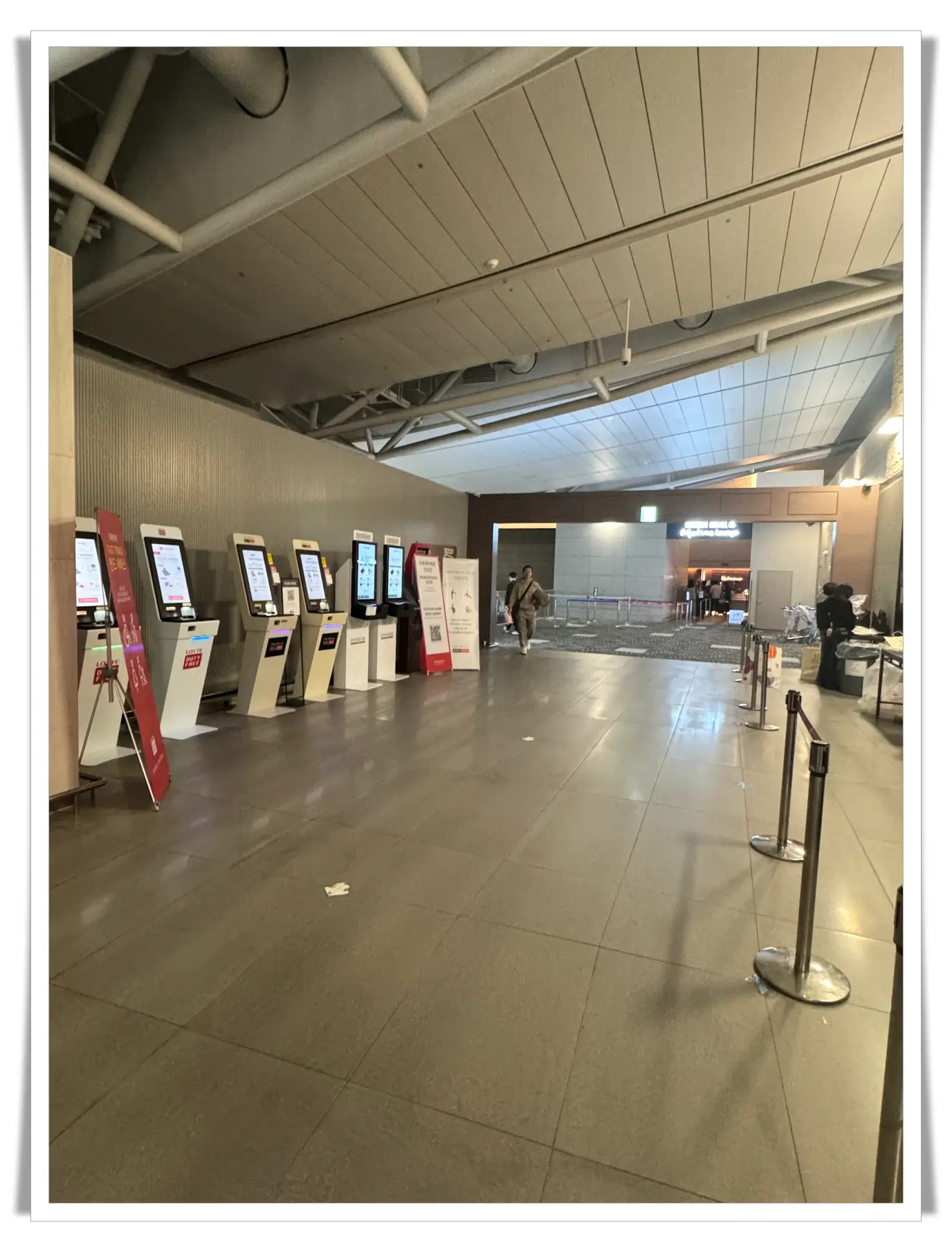 인천공항-인도장-번호표-발권기
