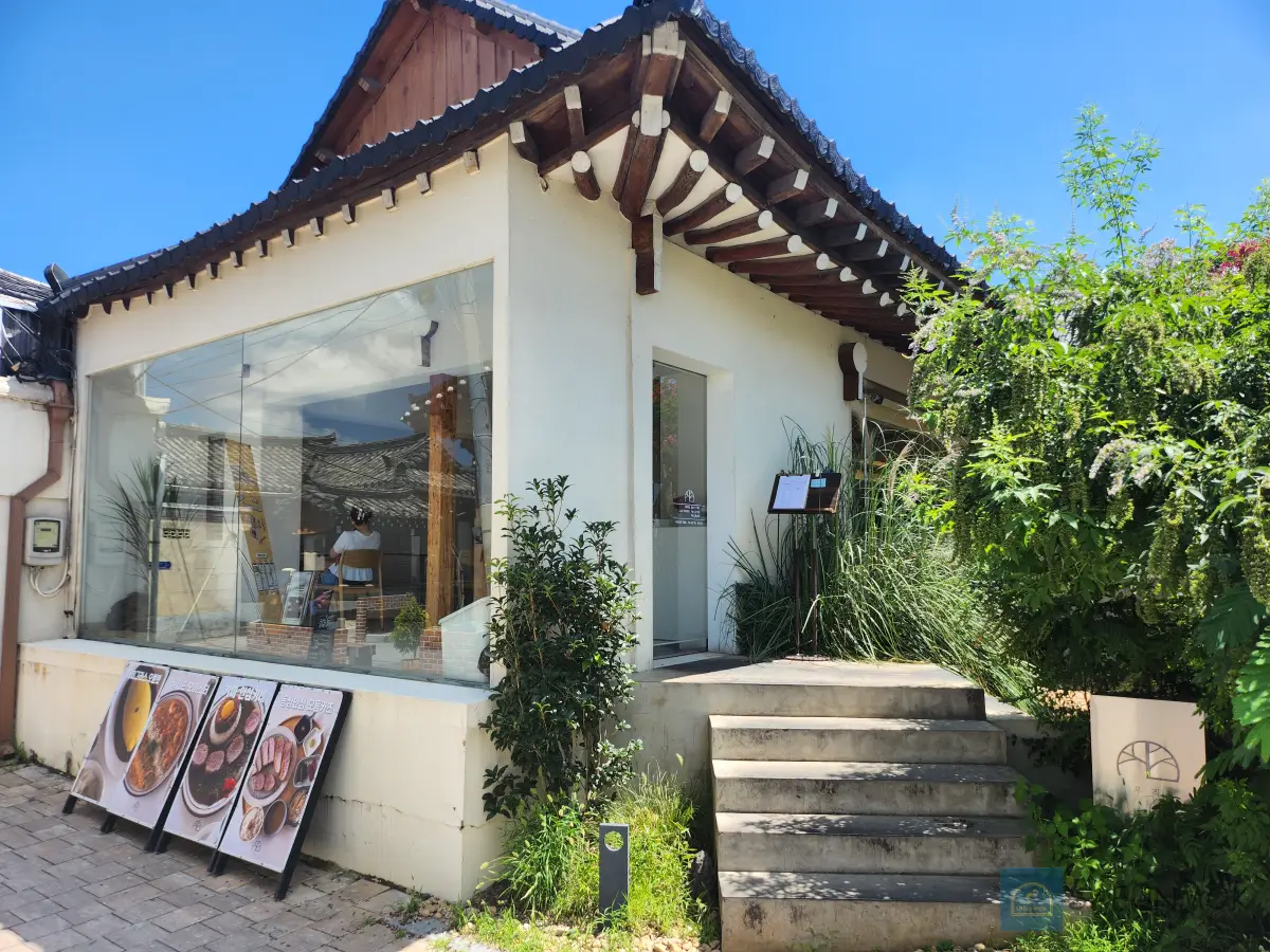 경주-황리단길-우직-전경