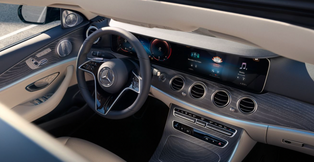 벤츠-e클래스-차량실내