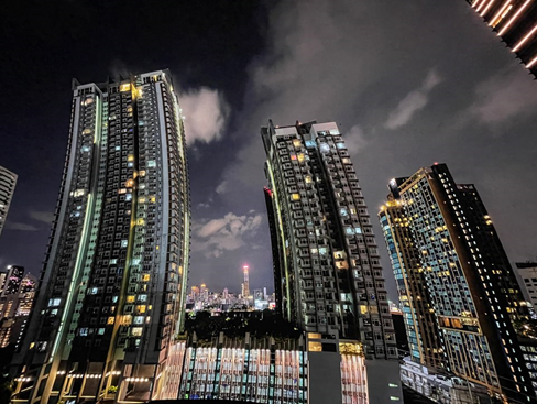 더 스피어 상영관의 왜곡현상이 보여지는 장면